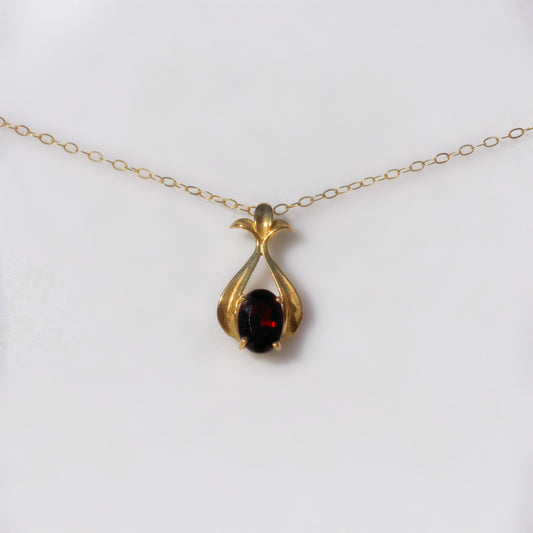 Vintage 9ct Yellow Gold Organic Red Garnet Pendant