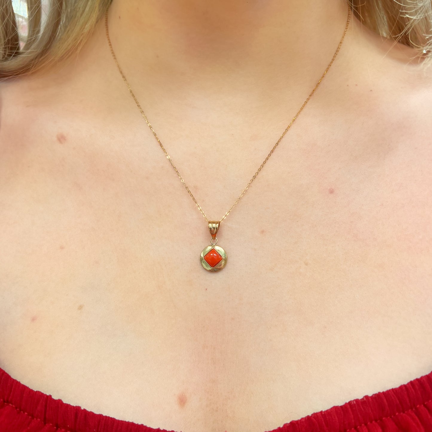 Rare and Timeless 9ct Yellow Gold Small Coral Disc Necklace