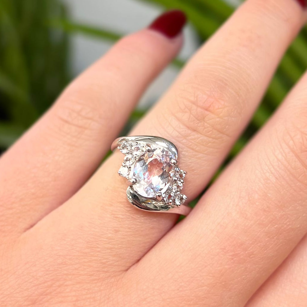 Vintage White Spinel and White Topaz 9ct White Gold Twist Dress Ring | Size K