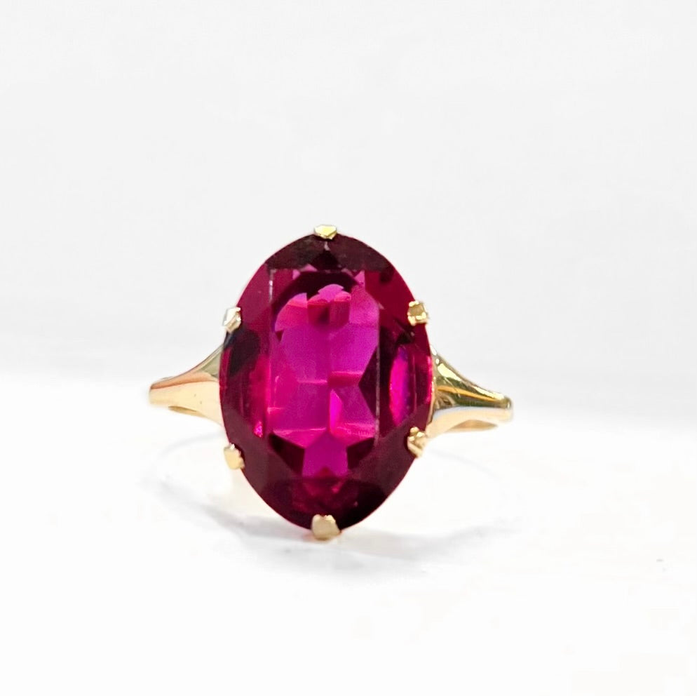 Elegant Vintage 9ct Yellow Gold Ruby Paste Cocktail Ring - Size M