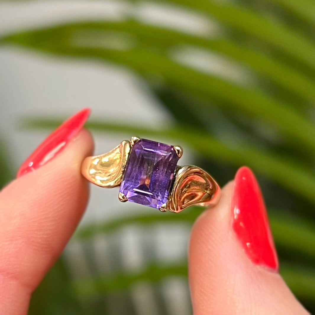 Vintage Scrollwork Emerald-Cut Amethyst 9ct Yellow Gold Dress Ring | Size N
