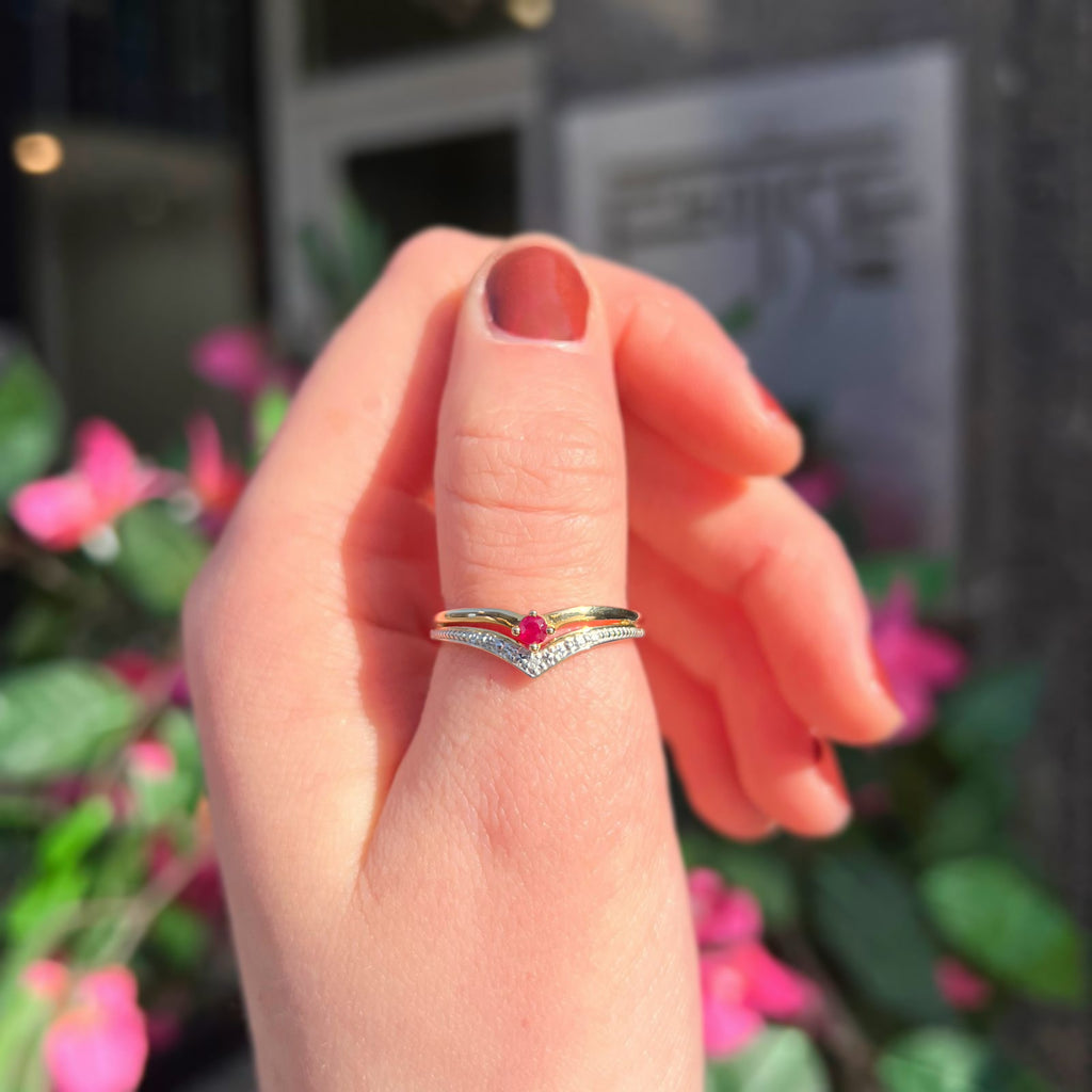 Vintage Ruby 9ct Yellow Gold Wishbone Stacking Ring | Size P