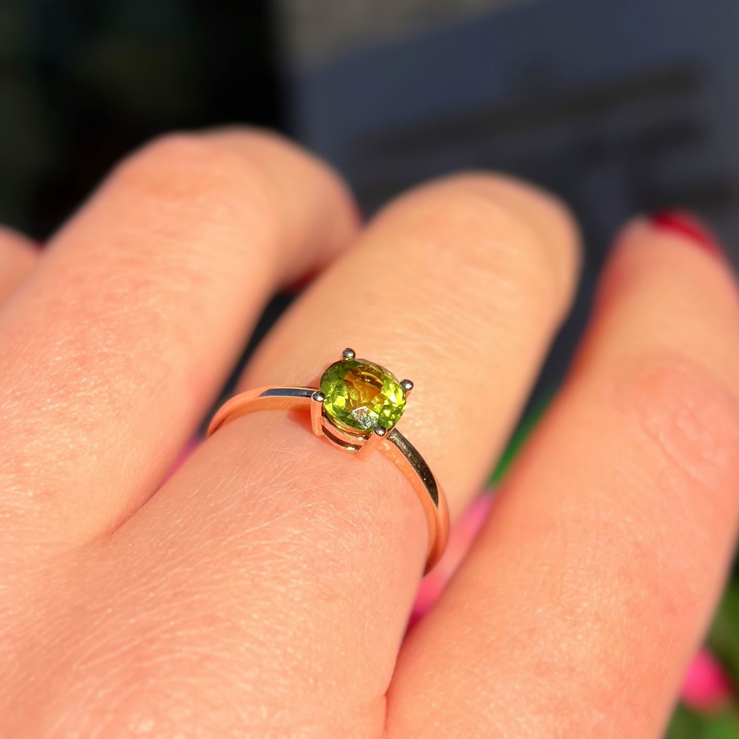 Vintage 9ct Yellow Gold Round Peridot Solitaire Stacking Ring - Size O ½