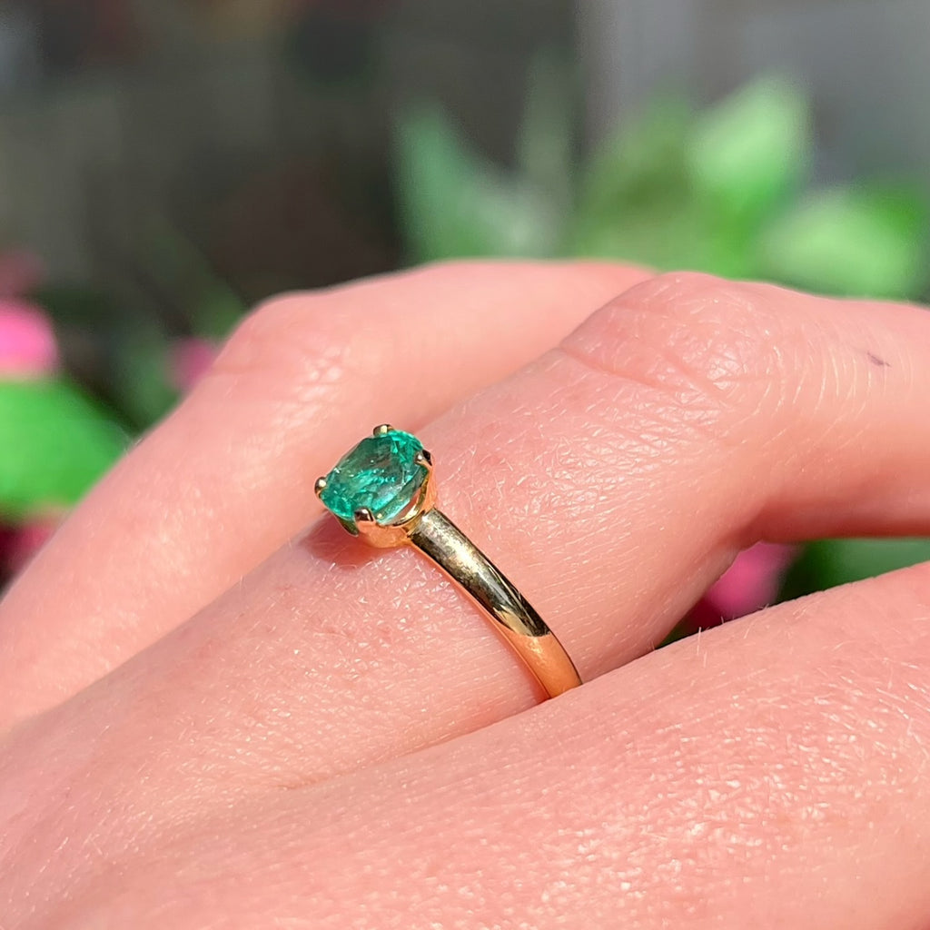 Emerald 9ct Yellow Gold Solitaire Ring | Size O