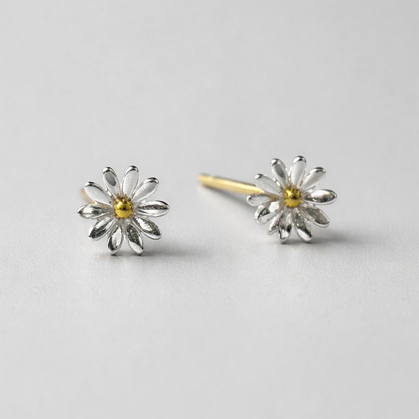 Sterling Silver & 9ct Gold Plated Two-toned Daisy Stud Earrings
