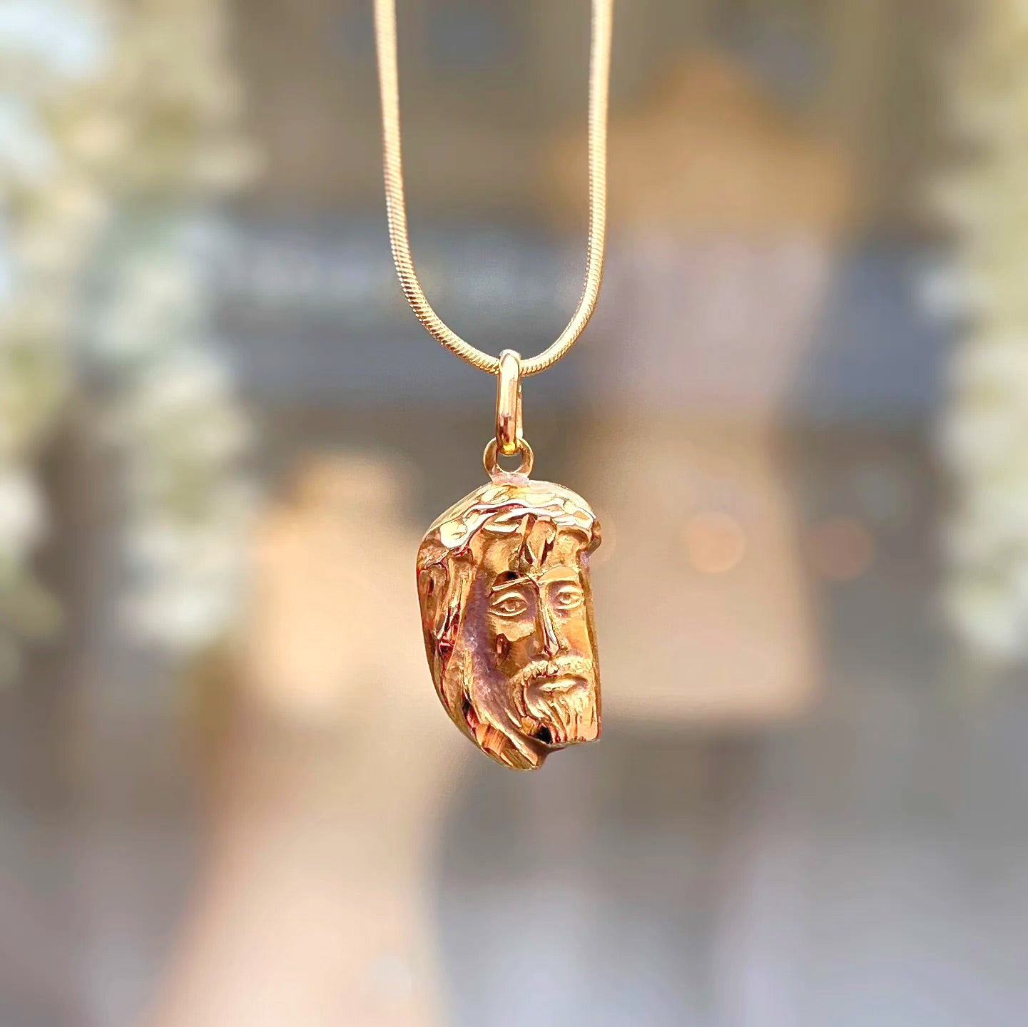 Vintage 18ct Yellow Gold Dainty Jesus Head Charm