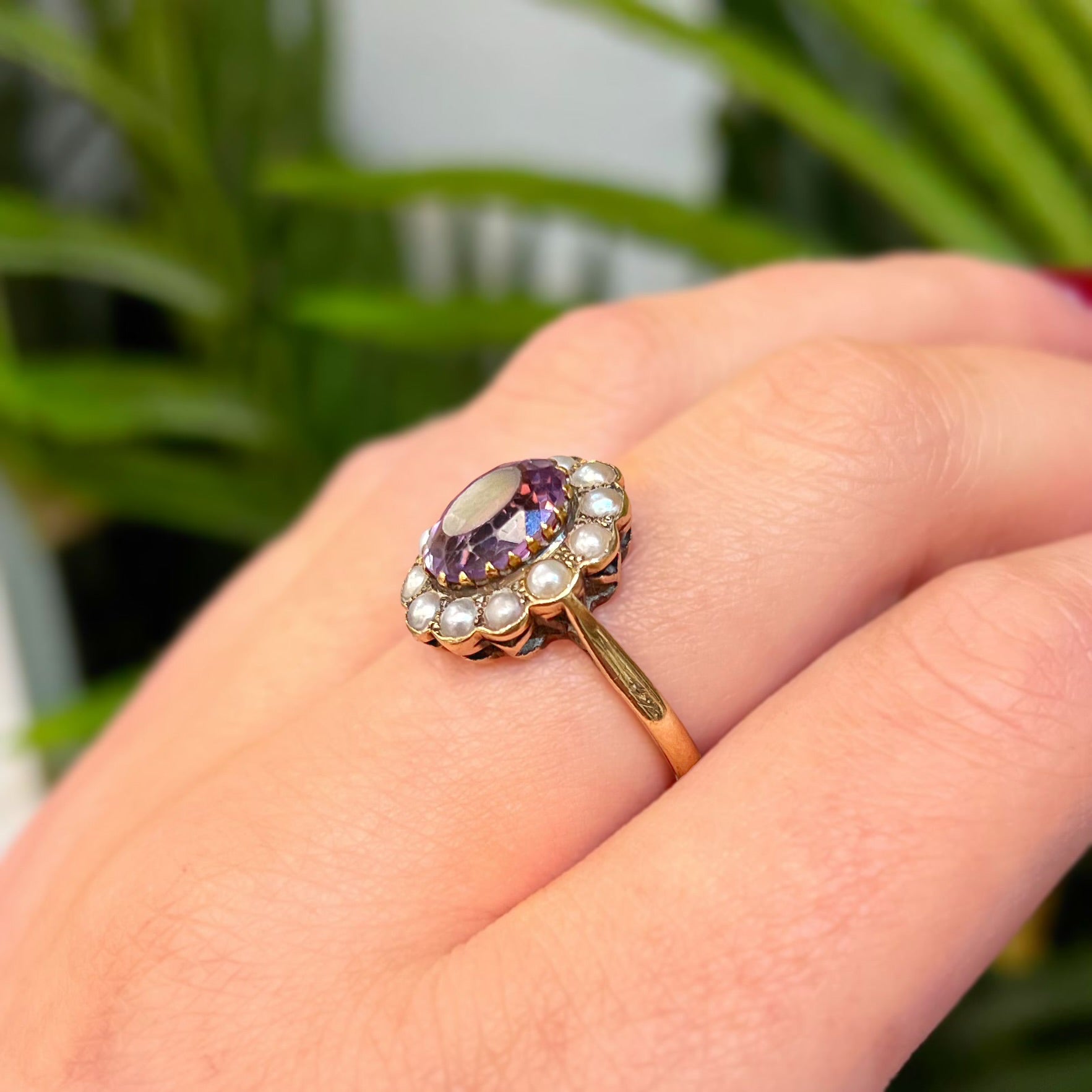 Vintage Amethyst and Pearl 9ct Yellow Gold Cluster Ring | Size O
