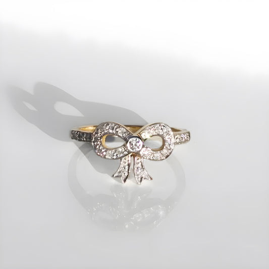 Cute 9ct Yellow Gold Diamond Ribbon/Bow Ring - Size M ½