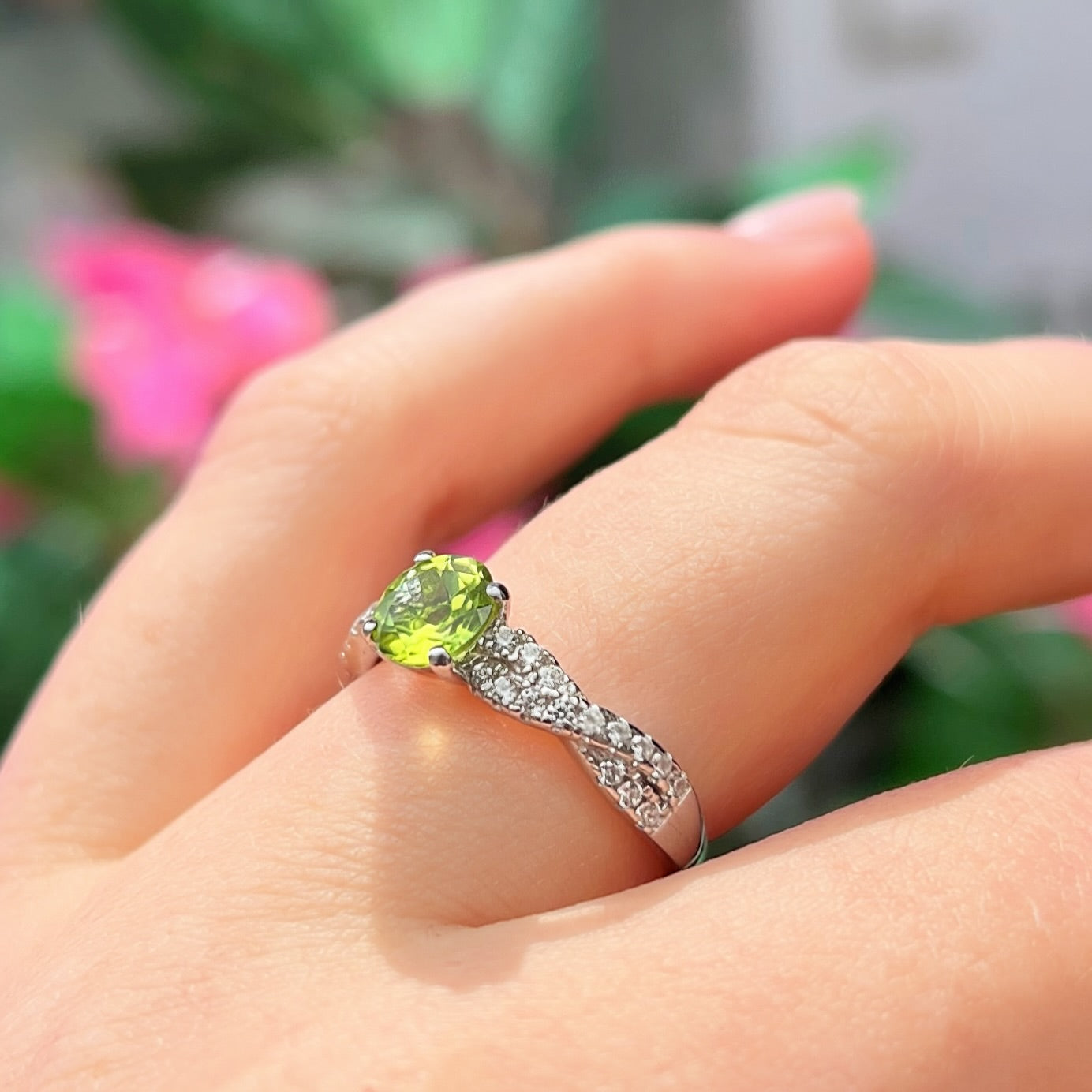 Vintage 9ct White Gold Peridot and Cubic Zirconia Ring - Size N