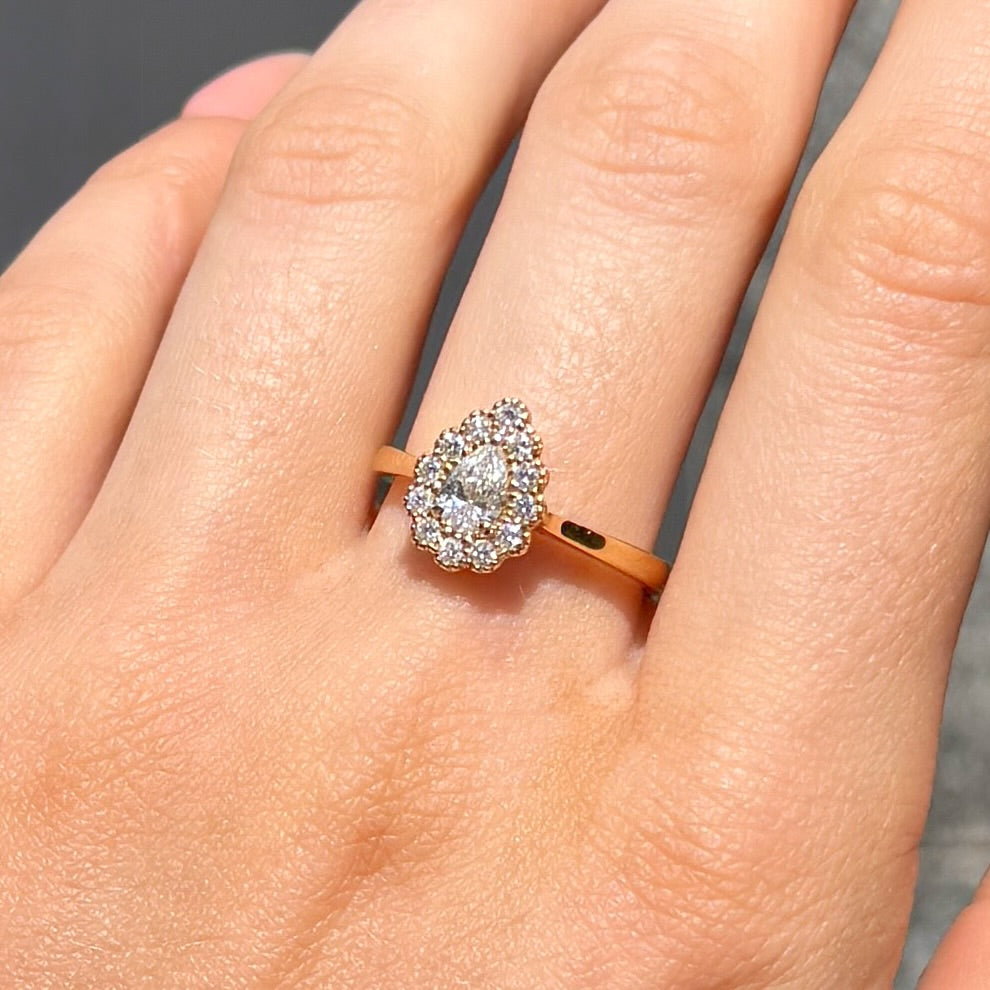 18ct Yellow Gold Pear Shaped Diamond Ring - Size M