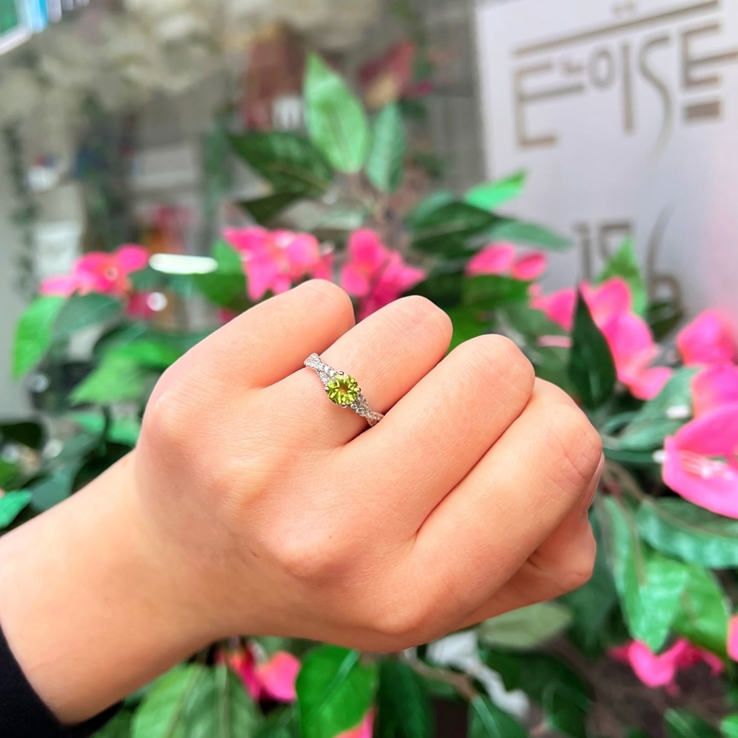 Vintage 9ct White Gold Peridot and Cubic Zirconia Ring - Size N
