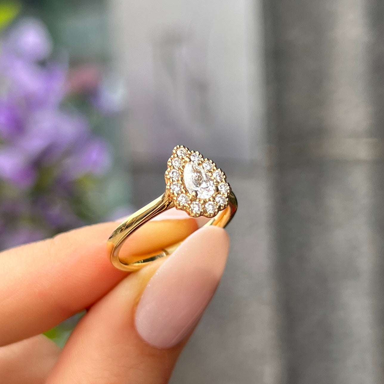 18ct Yellow Gold Pear Shaped Diamond Ring - Size M