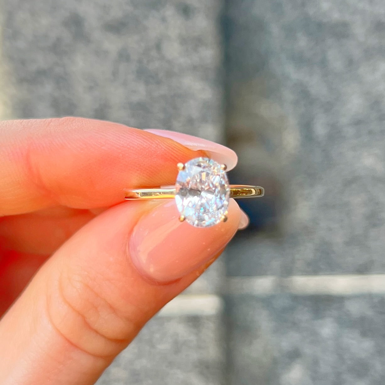 9ct Yellow Gold Oval Cut Claw Set Solitaire Clear Cubic Zirconia Ring - Size N