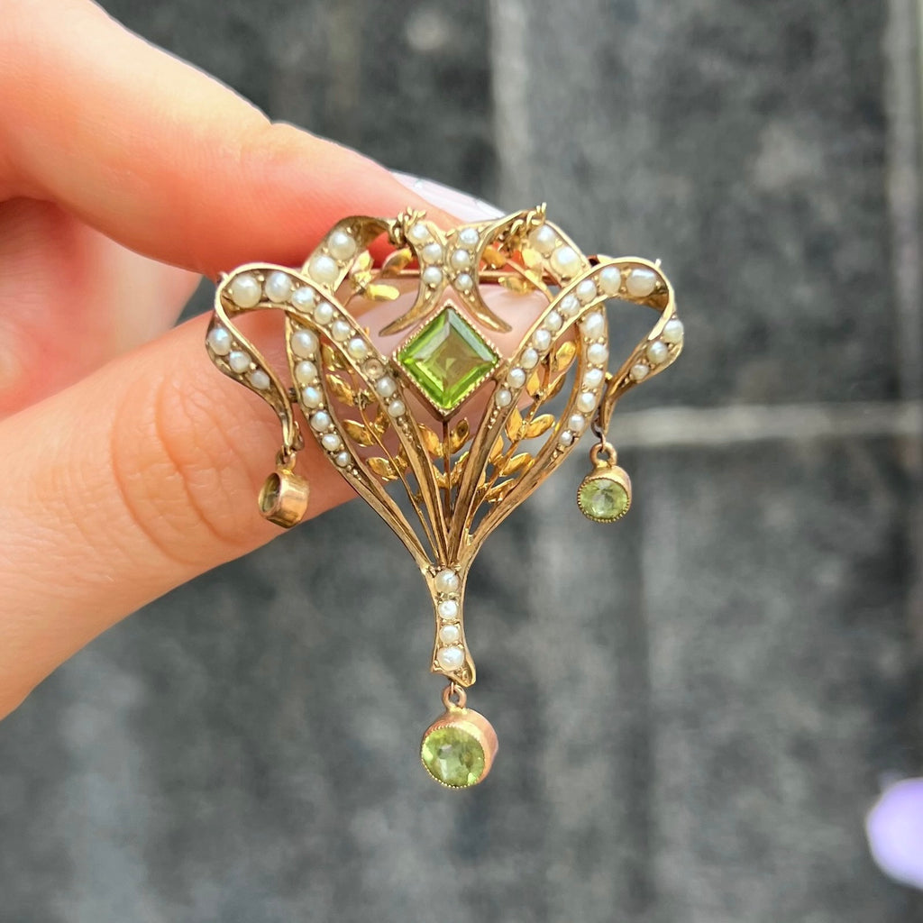 Antique Edwardian Seed Pearl and Peridot 9ct Yellow Gold Brooch/Pendant Lavalier