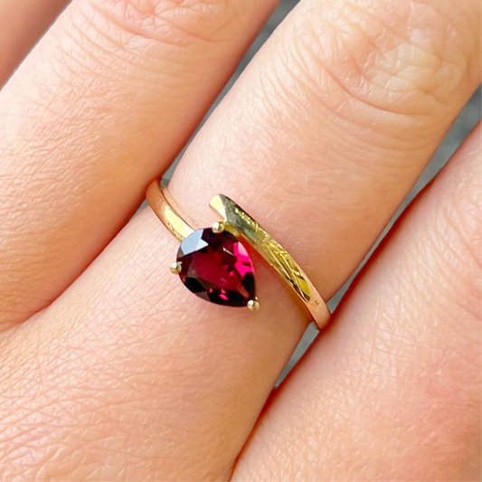 Abstract 9ct Yellow Gold Pear Shaped Garnet Stacking Ring - Size O