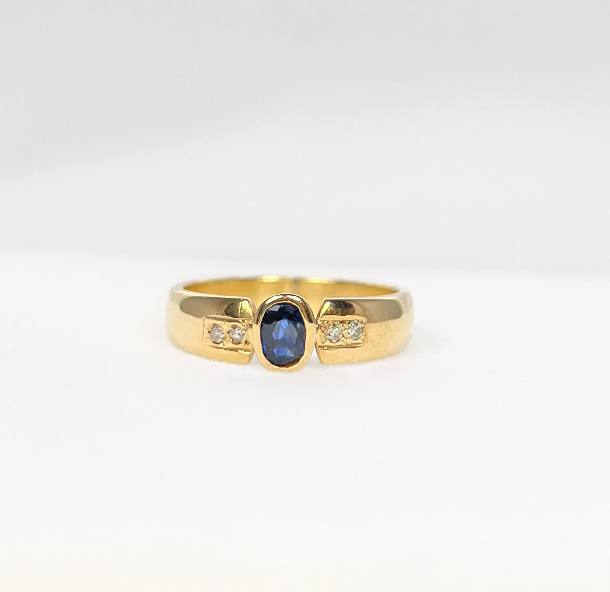 Vintage Chunky 9ct Yellow Gold Sapphire Diamond Ring Everyday Ring - Size M