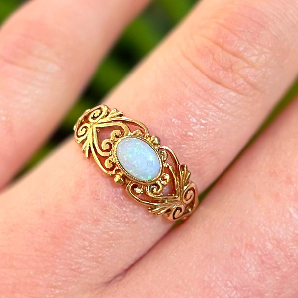 Vintage 9ct Yellow Gold Ornate Opal Filigree Ring - Size L