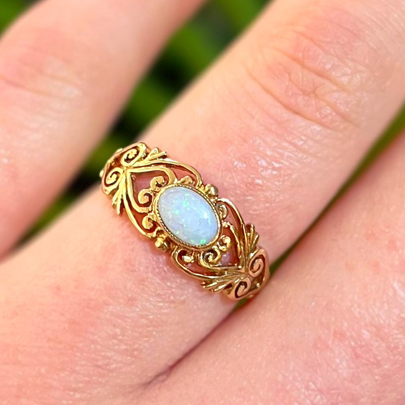 Vintage 9ct Yellow Gold Ornate Opal Filigree Ring - Size L