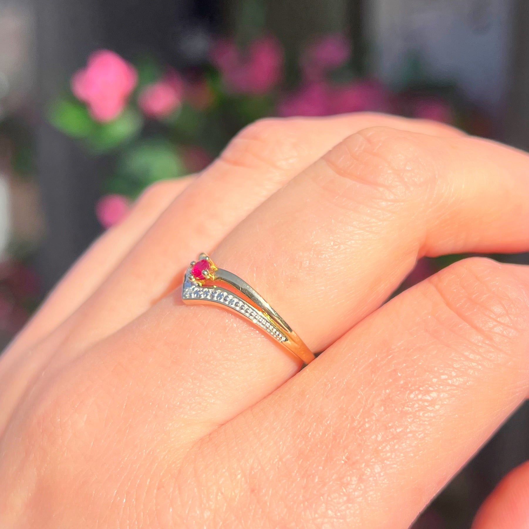 Vintage Ruby 9ct Yellow Gold Wishbone Stacking Ring | Size P