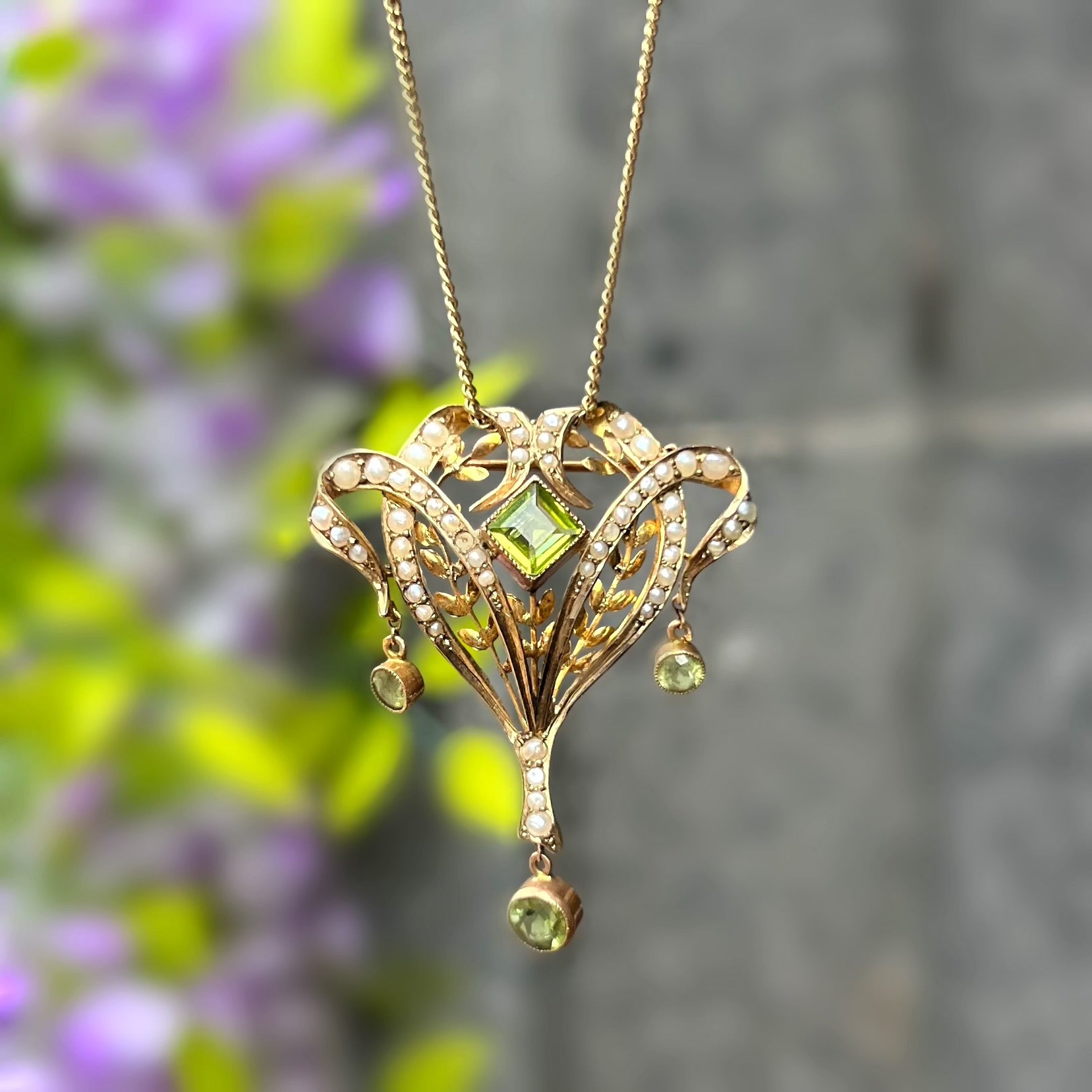 Antique Edwardian Seed Pearl and Peridot 9ct Yellow Gold Brooch/Pendant Lavalier