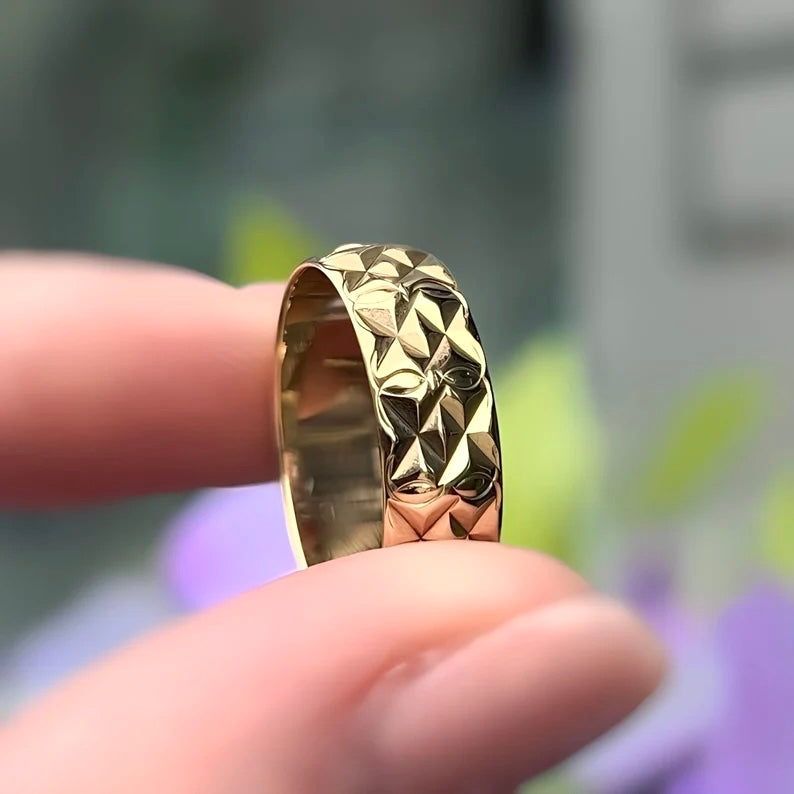 Vintage 9ct Yellow Gold Star Patterned Band - Size M 1/2