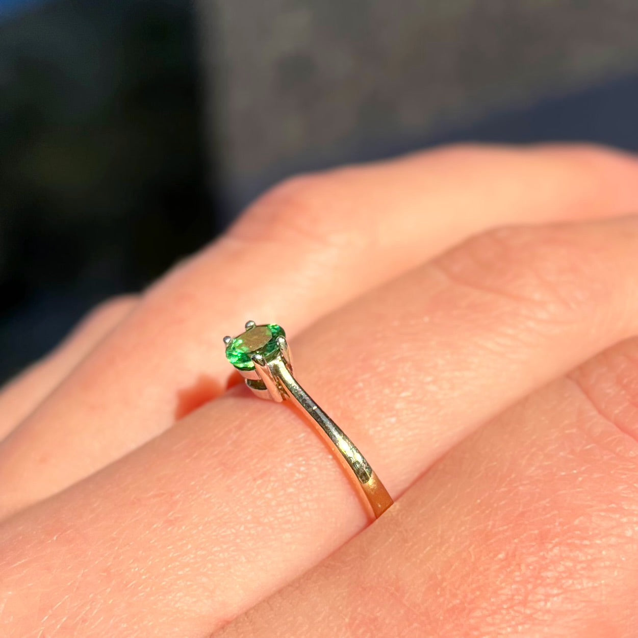 Vintage 9ct Yellow Gold Green Quartz Solitaire Stacking Ring - Size P