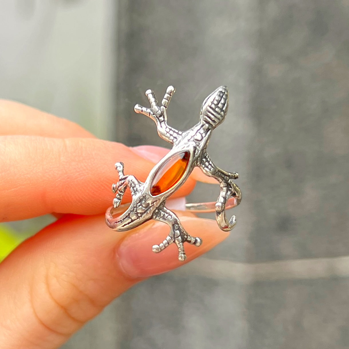 Orange Amber Lizard Design Sterling Silver Ring - Size Q ½