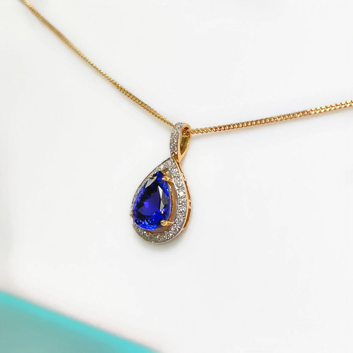 Vintage Pear Shaped Blue Tanzanite and Diamond 18ct Yellow Gold Necklace