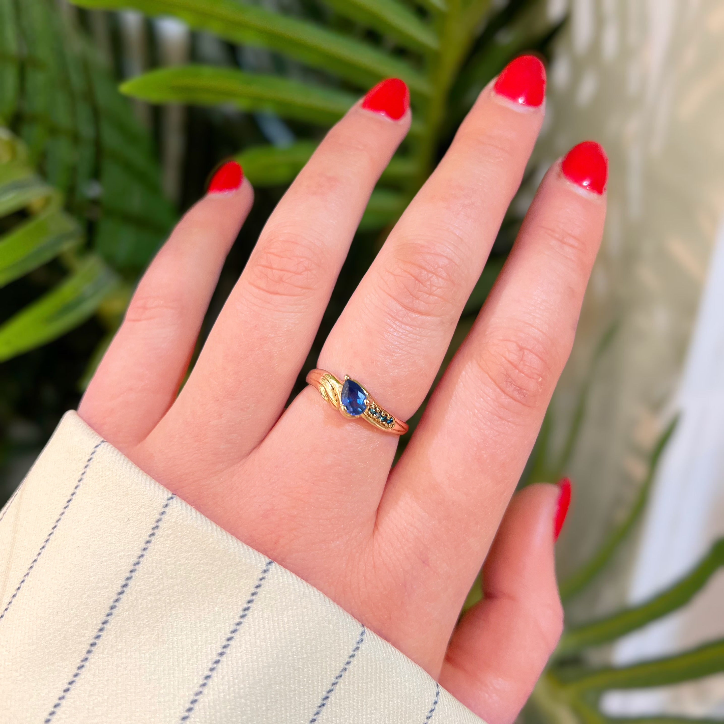 Rare Vintage Sapphire and Blue Diamond 9ct Yellow Gold Dress Ring | Size N