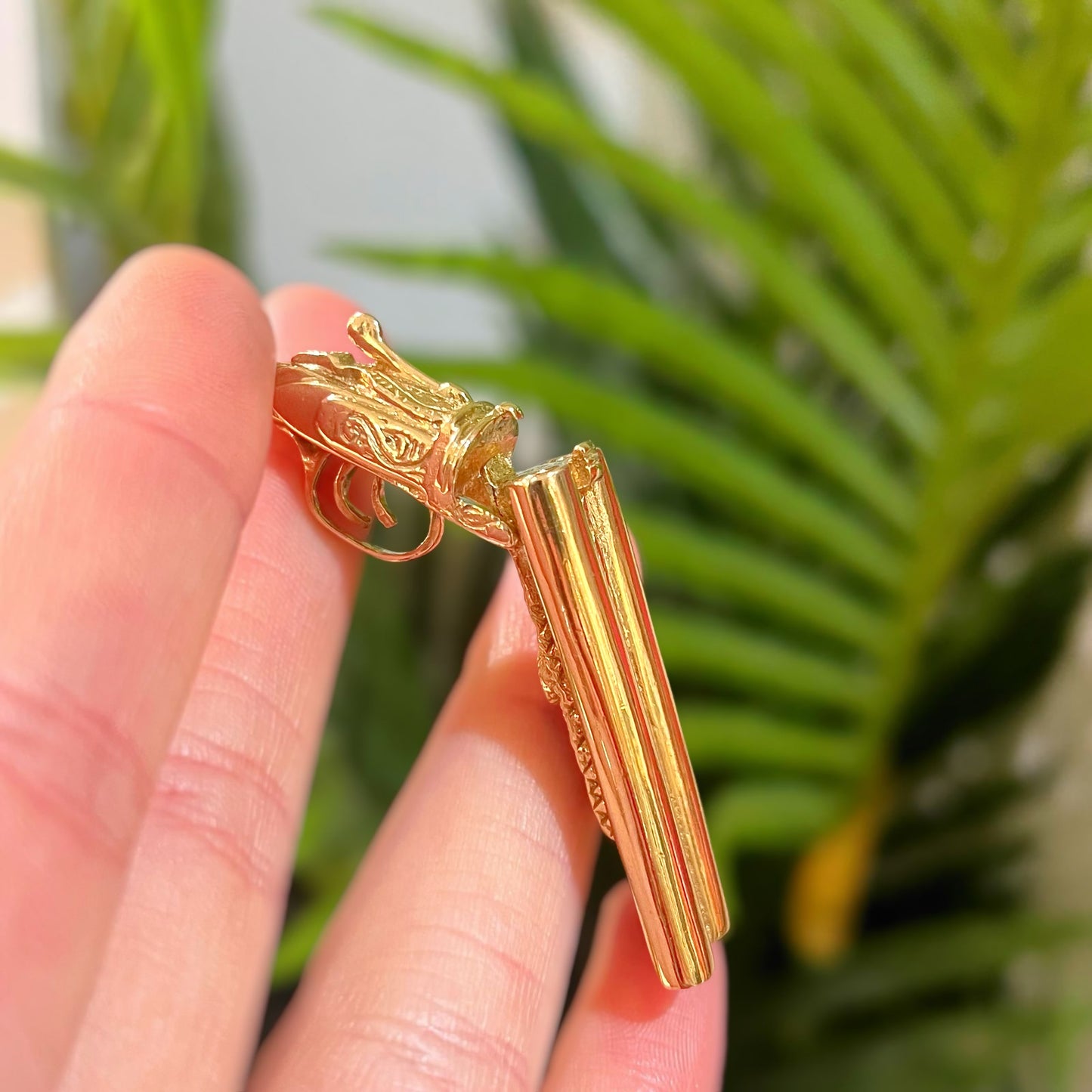 RARE Vintage Solid 9ct Yellow Gold Sawn-off Shotgun Pendant