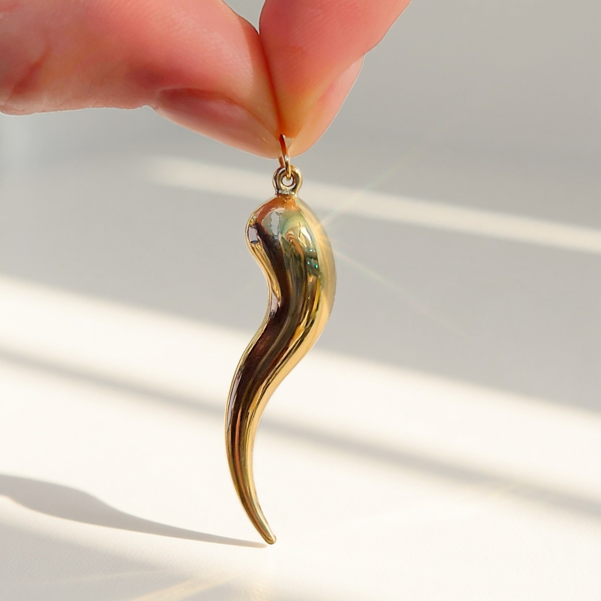 Large Vintage 9ct Yellow Gold Italian Cornicello Horn Charm