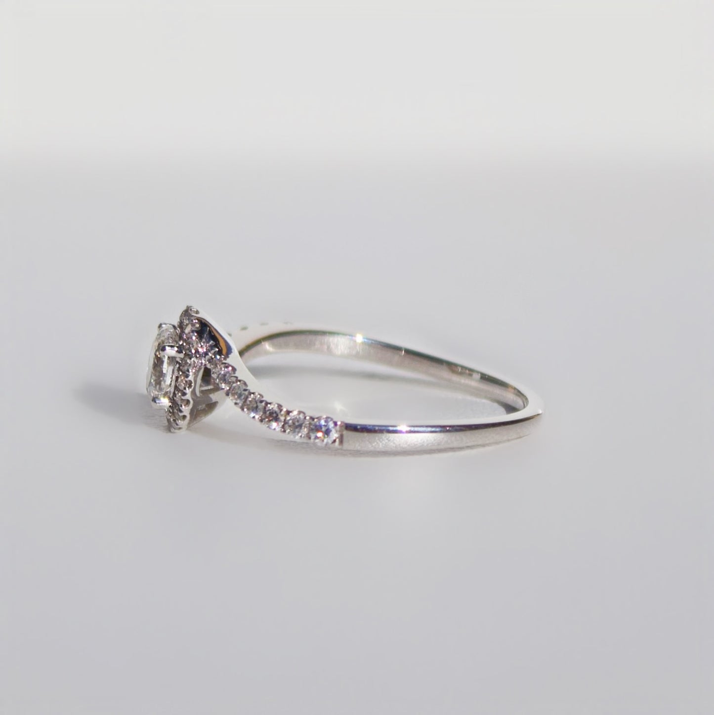 Sparkling 18ct White Gold Diamond Twist Engagement Ring – Size O