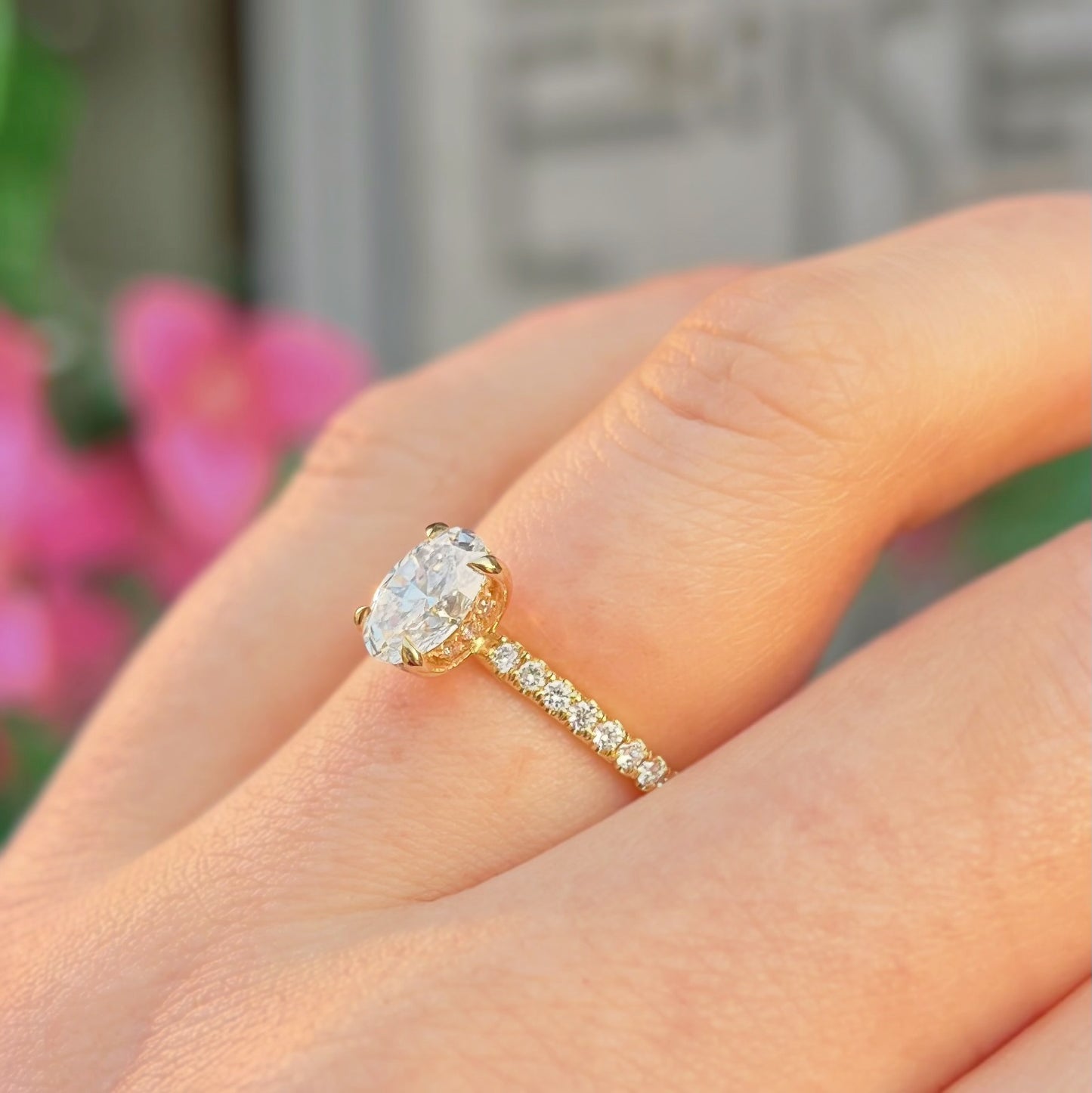 Modern 18ct Yellow Gold LAB-GROWN Oval Diamond Engagement Ring - Size L