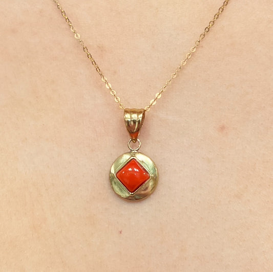 Rare and Timeless 9ct Yellow Gold Small Coral Disc Necklace