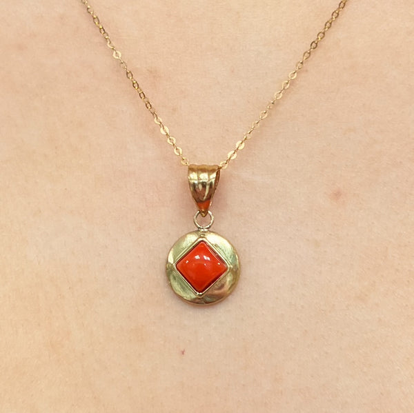 Rare and Timeless 9ct Yellow Gold Small Coral Disc Necklace
