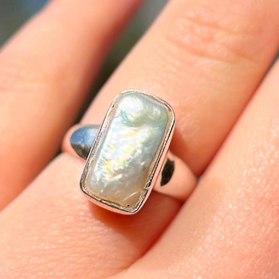 Irregular-Shaped Pearl Sterling Silver Ring | Size L