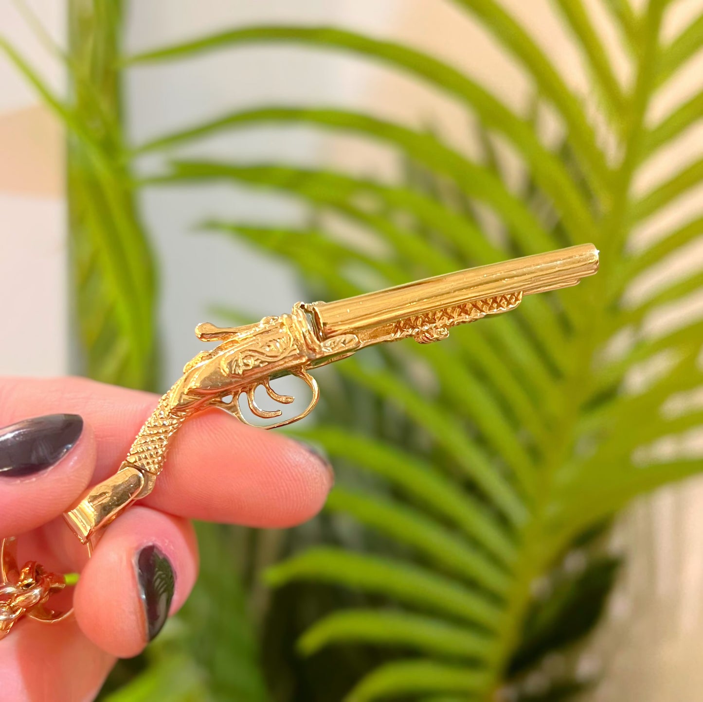 RARE Vintage Solid 9ct Yellow Gold Sawn-off Shotgun Pendant