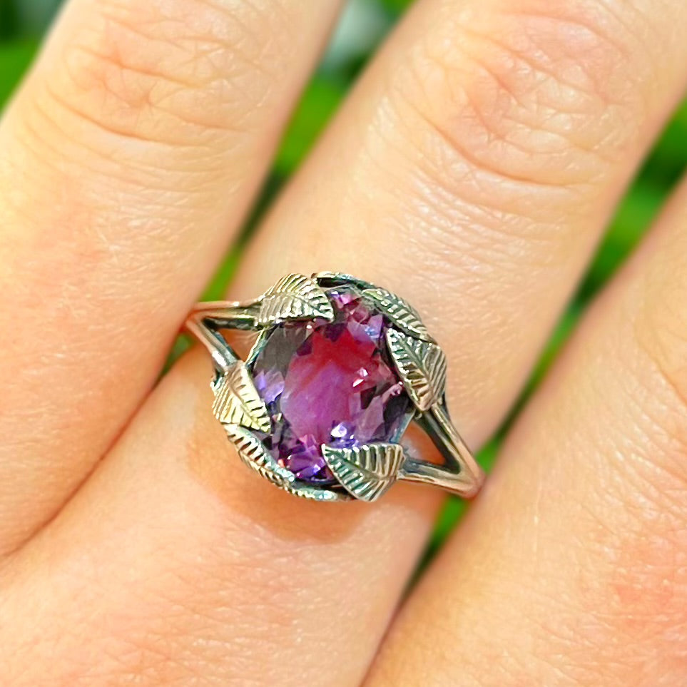 Nature-inspired Sterling Silver Oval Amethyst Leaf Ring - Size O