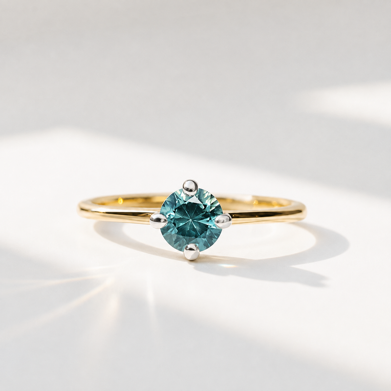Vintage 18ct Yellow Gold Green Sapphire Solitaire Ring - Size P