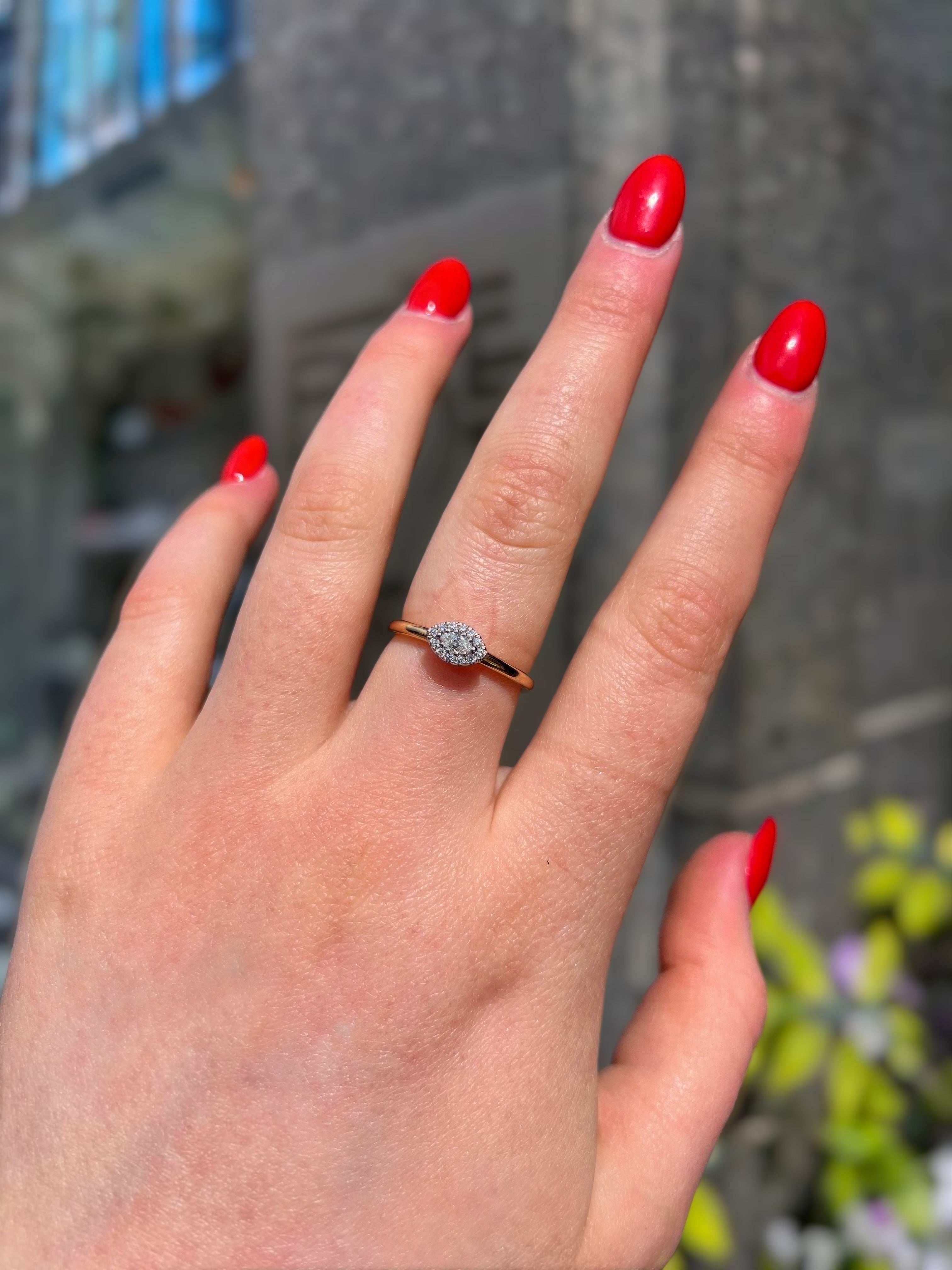 Diamond 9ct Yellow Gold Eye Shape Ring | Size O