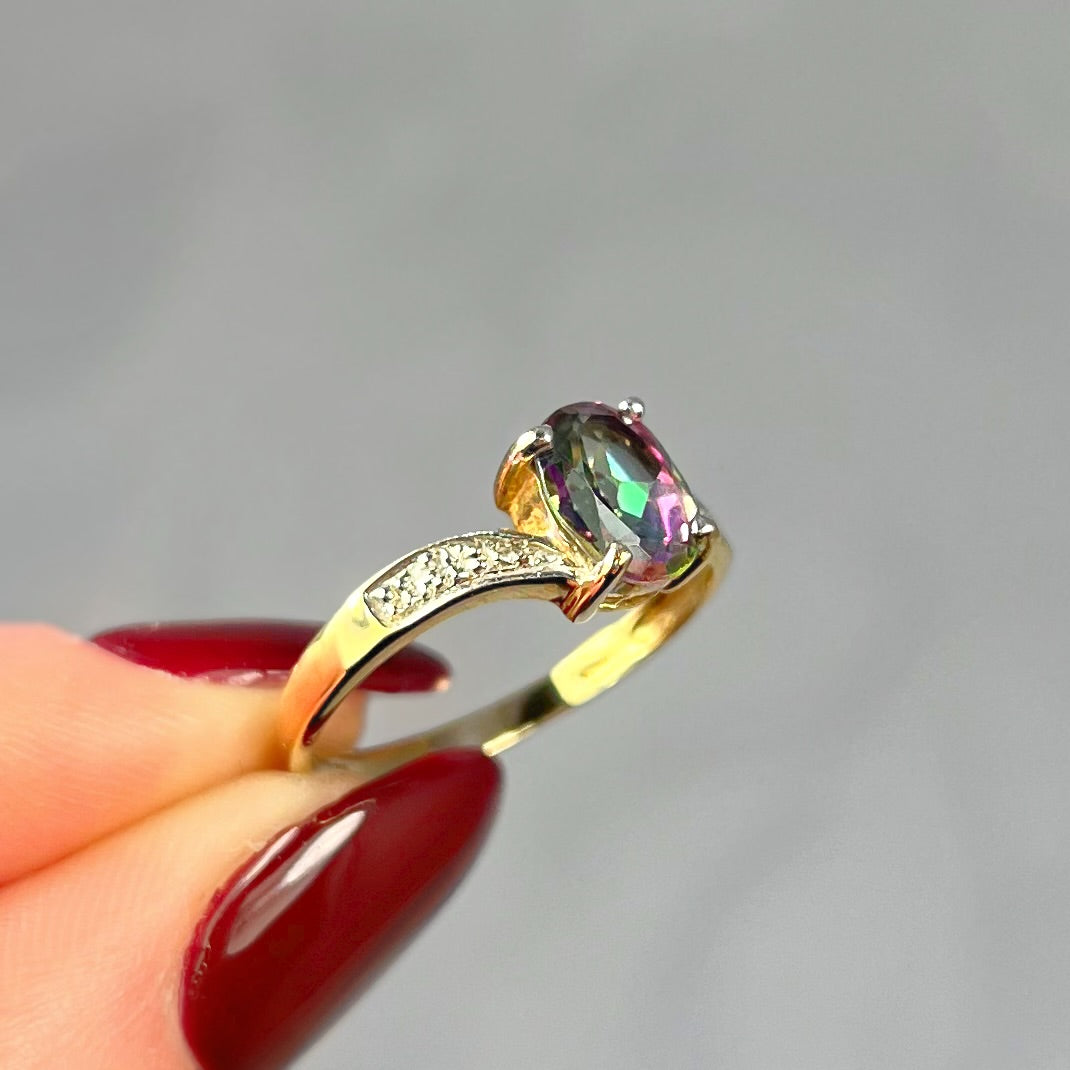 Vintage 9ct Yellow Gold Magical Mystic Topaz and Diamond Twist Ring - Size P