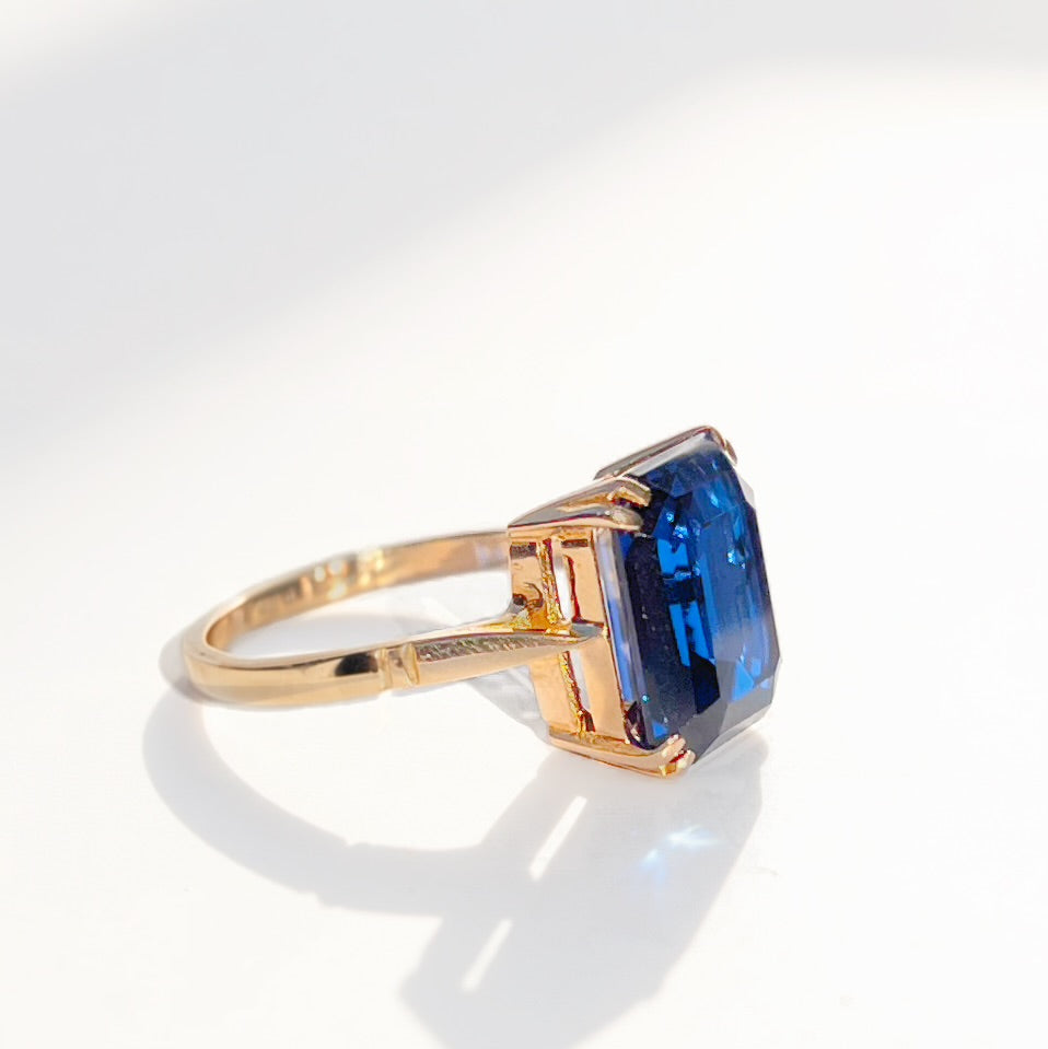 Vintage Emerald-Cut Synthetic Blue Sapphire 9ct Yellow Gold Cocktail Ring | Size M