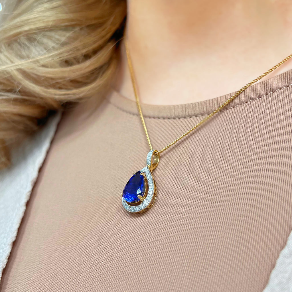 Vintage Pear Shaped Blue Tanzanite and Diamond 18ct Yellow Gold Necklace