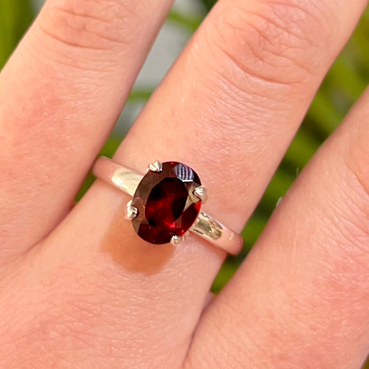 Sterling Silver Oval Garnet Claw Set Solitaire Ring - Size V