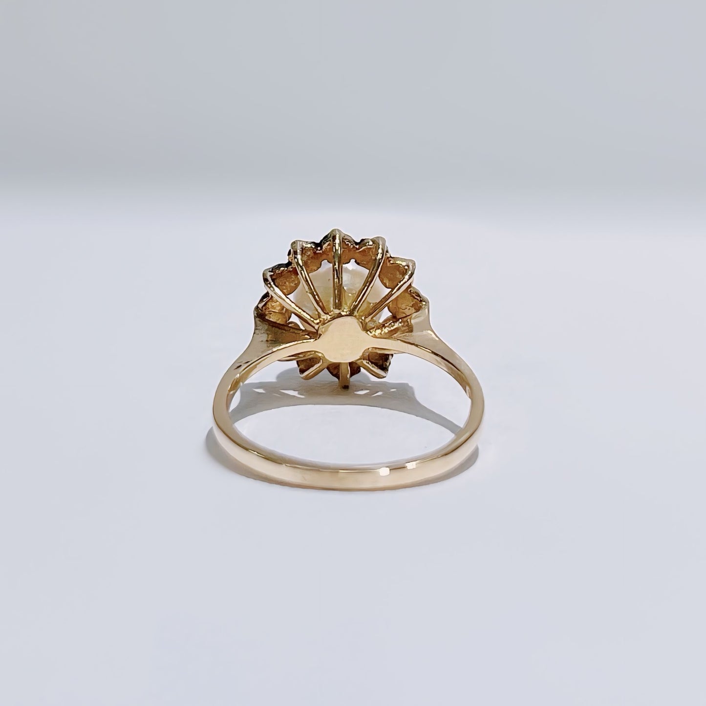 Retro 9ct Yellow Gold Pearl Ring - Size M