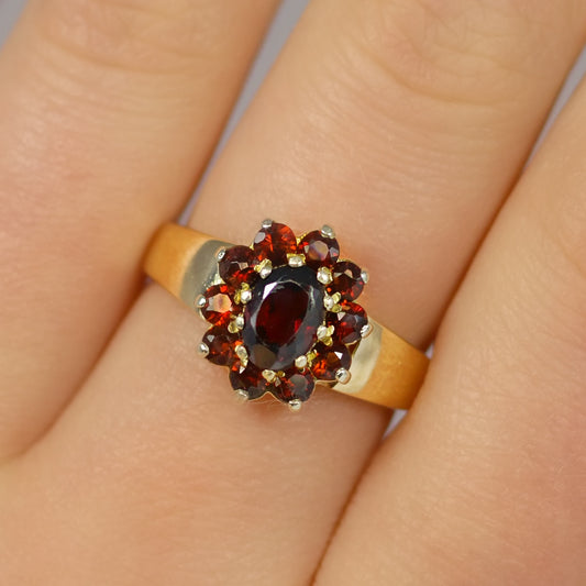 Vintage 9ct Yellow Gold Chunky Garnet Halo Cluster Ring - Size P