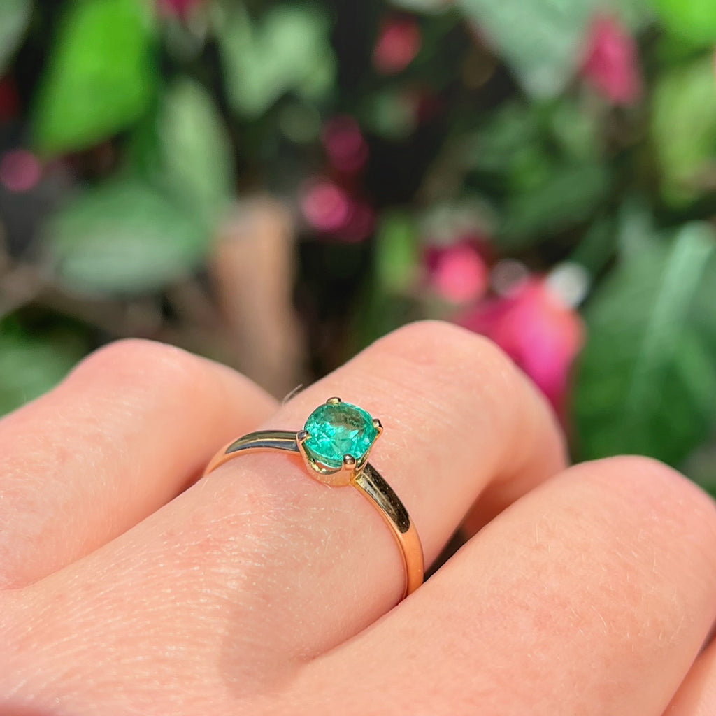 Emerald 9ct Yellow Gold Solitaire Ring | Size O