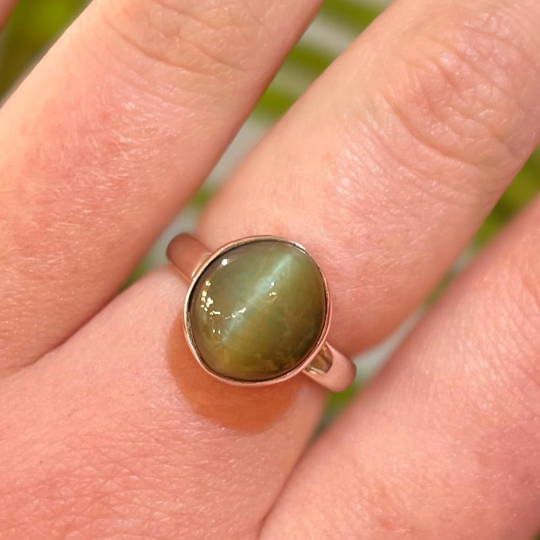 Sterling Silver Chrysoberyl Green Cats Eye Ring - Size L½
