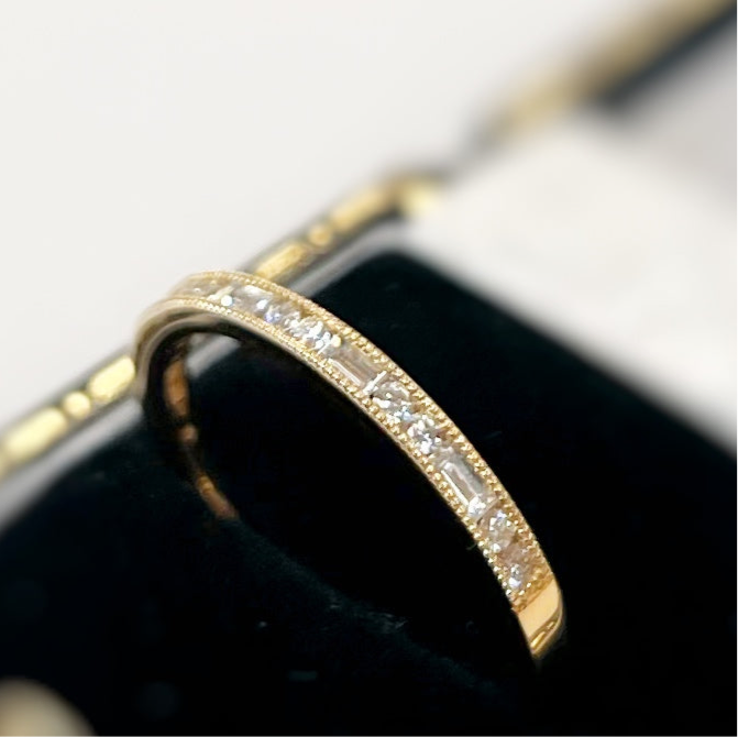 18ct Yellow Gold Brilliant and Baguette Cut Diamond Half Eternity Ring - Size M 1/2