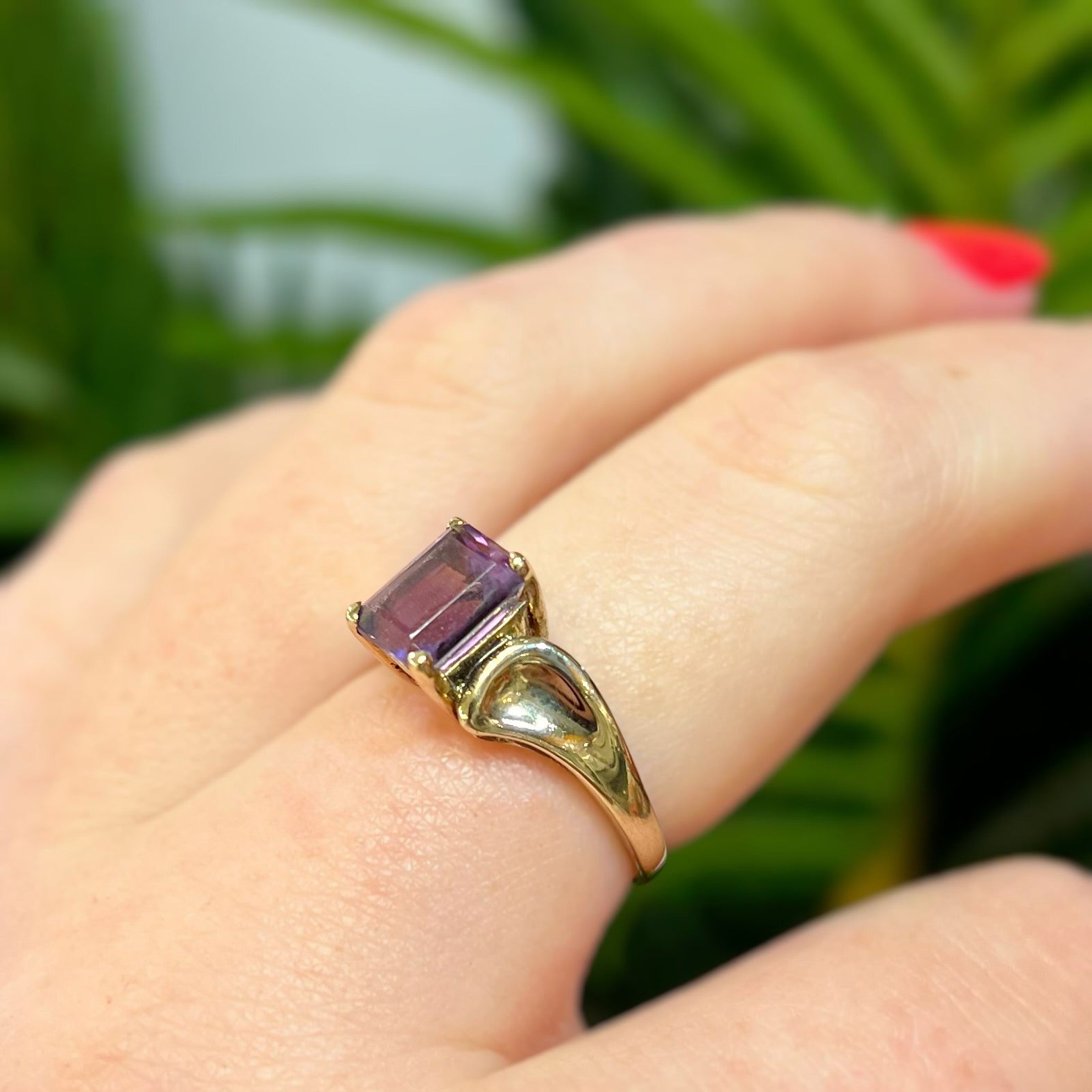 Vintage Scrollwork Emerald-Cut Amethyst 9ct Yellow Gold Dress Ring | Size N